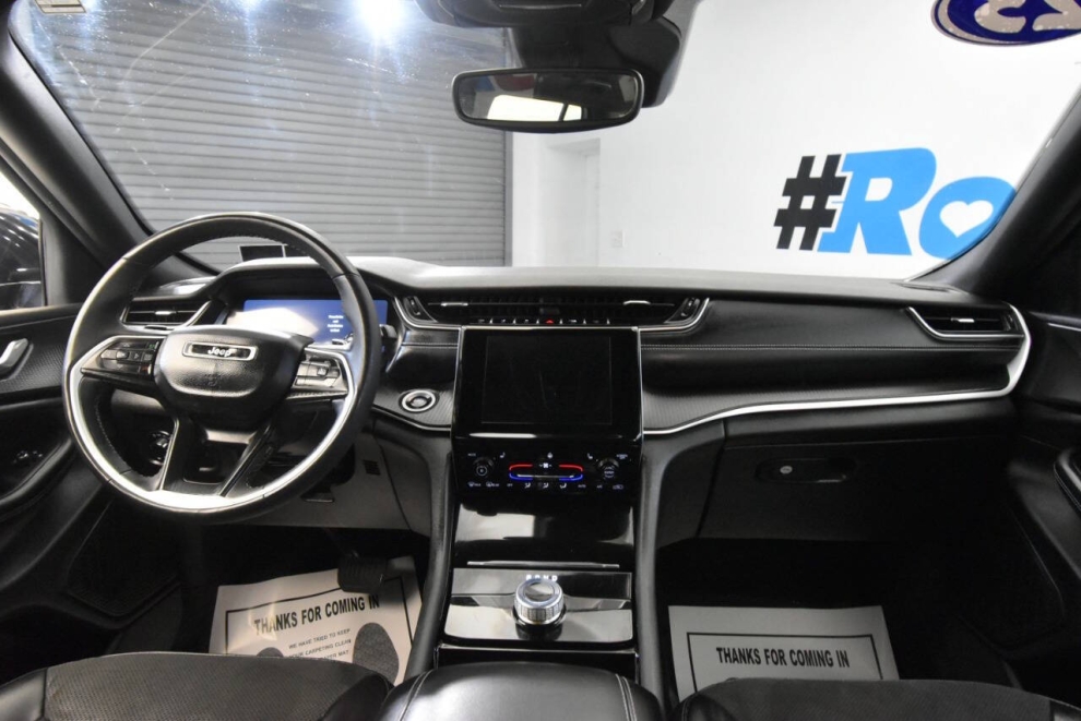2023 Jeep Grand Cherokee Altitude 4x4 4dr SUV, Black, Mileage: 61,637 - photo 18
