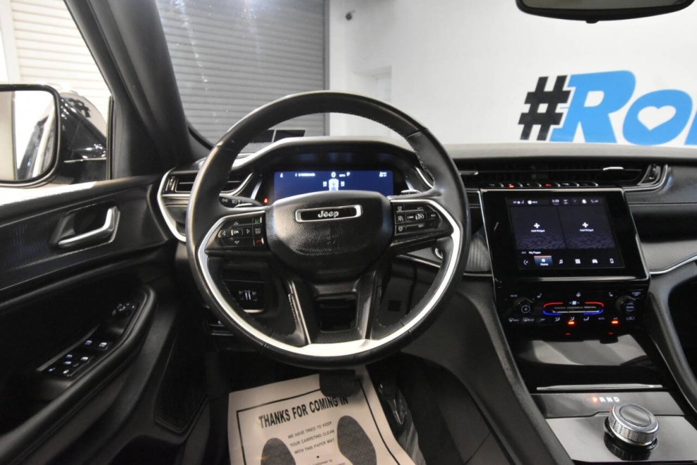 2023 Jeep Grand Cherokee Altitude 4x4 4dr SUV, Black, Mileage: 61,637 - photo 19