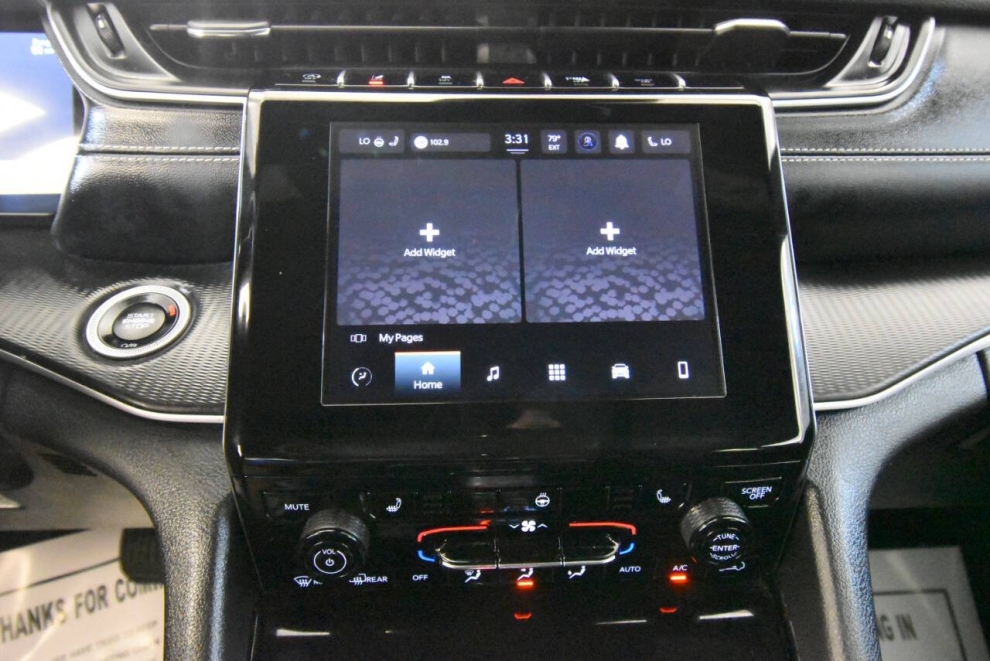 2023 Jeep Grand Cherokee Altitude 4x4 4dr SUV, Black, Mileage: 61,637 - photo 21