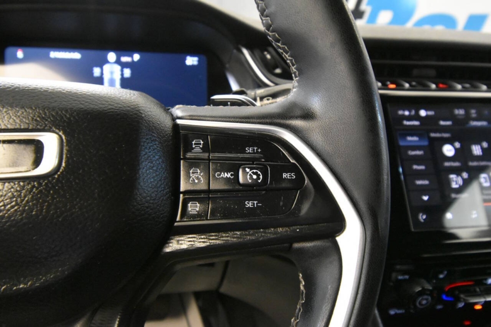 2023 Jeep Grand Cherokee Altitude 4x4 4dr SUV, Black, Mileage: 61,637 - photo 25