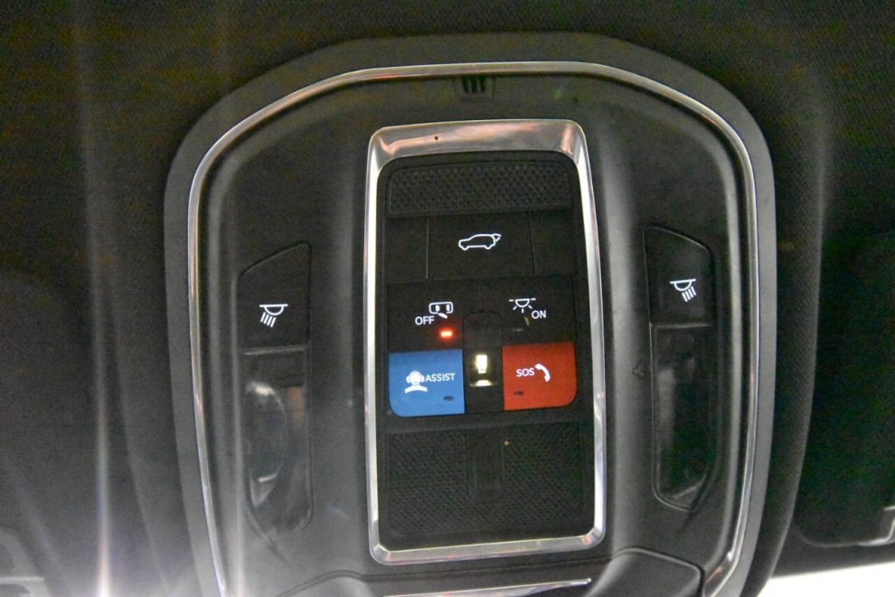2023 Jeep Grand Cherokee Altitude 4x4 4dr SUV, Black, Mileage: 61,637 - photo 30