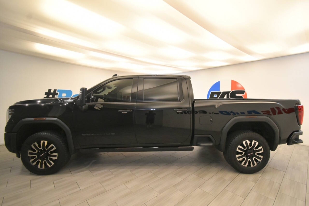 2024 GMC Sierra 2500HD Denali Ultimate 4x4 4dr Crew Cab SB, Black, Mileage: 51,599 - photo 1