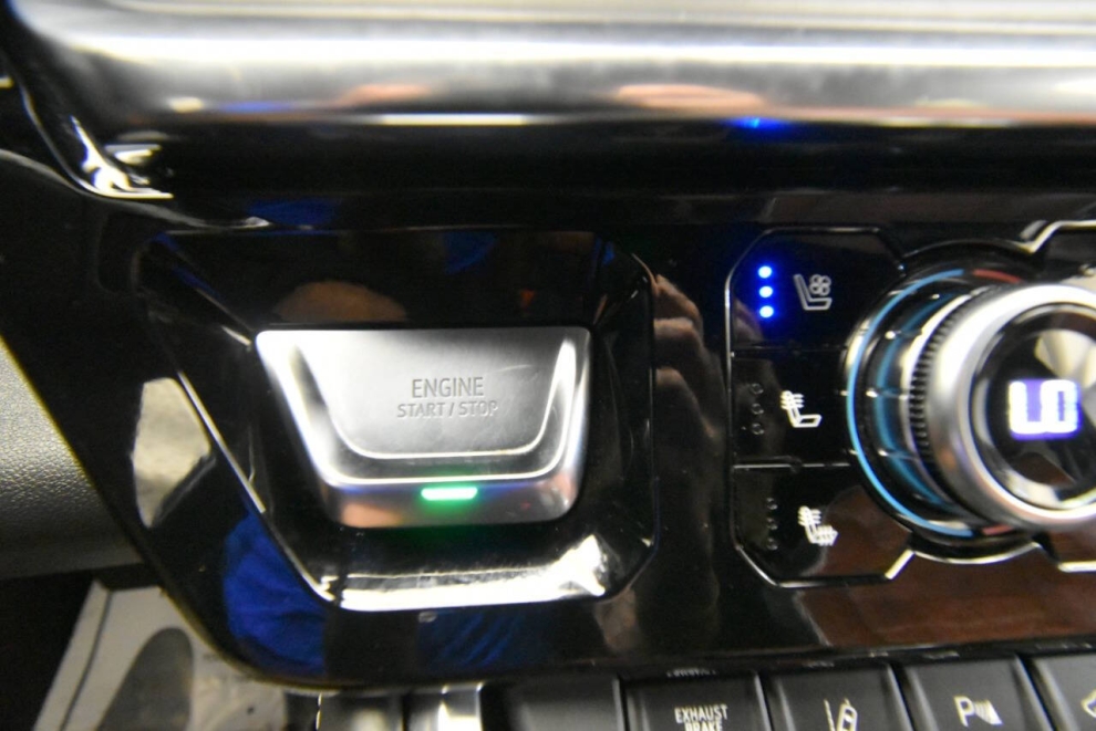 2024 GMC Sierra 2500HD Denali Ultimate 4x4 4dr Crew Cab SB, Black, Mileage: 51,599 - photo 23