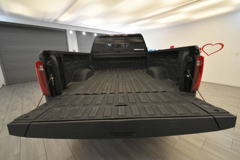 2024 GMC Sierra 2500HD Denali Ultimate 4x4 4dr Crew Cab SB, Black, Mileage: 51,599 - photo 35