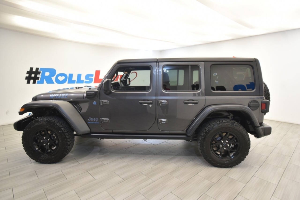 2024 Jeep Wrangler Willys 4xe 4x4 4dr SUV, Gris, Mileage: 28,048 - photo 1