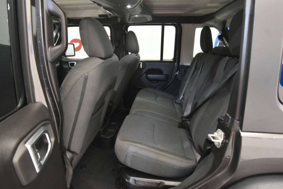 2024 Jeep Wrangler Willys 4xe 4x4 4dr SUV, Gris, Mileage: 28,048 - photo 19