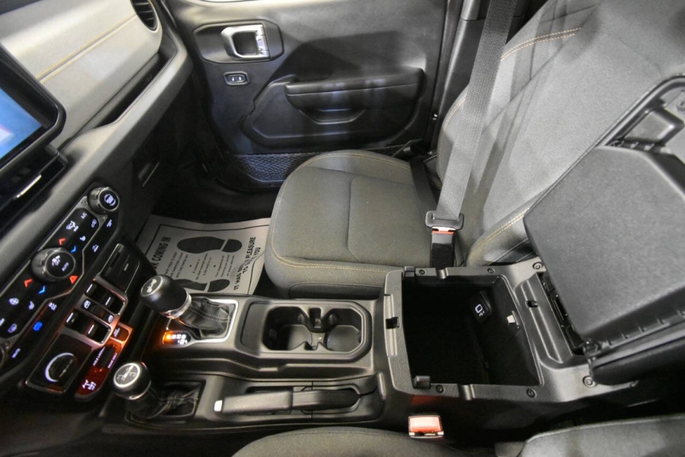 2024 Jeep Wrangler Willys 4xe 4x4 4dr SUV, Gris, Mileage: 28,048 - photo 26