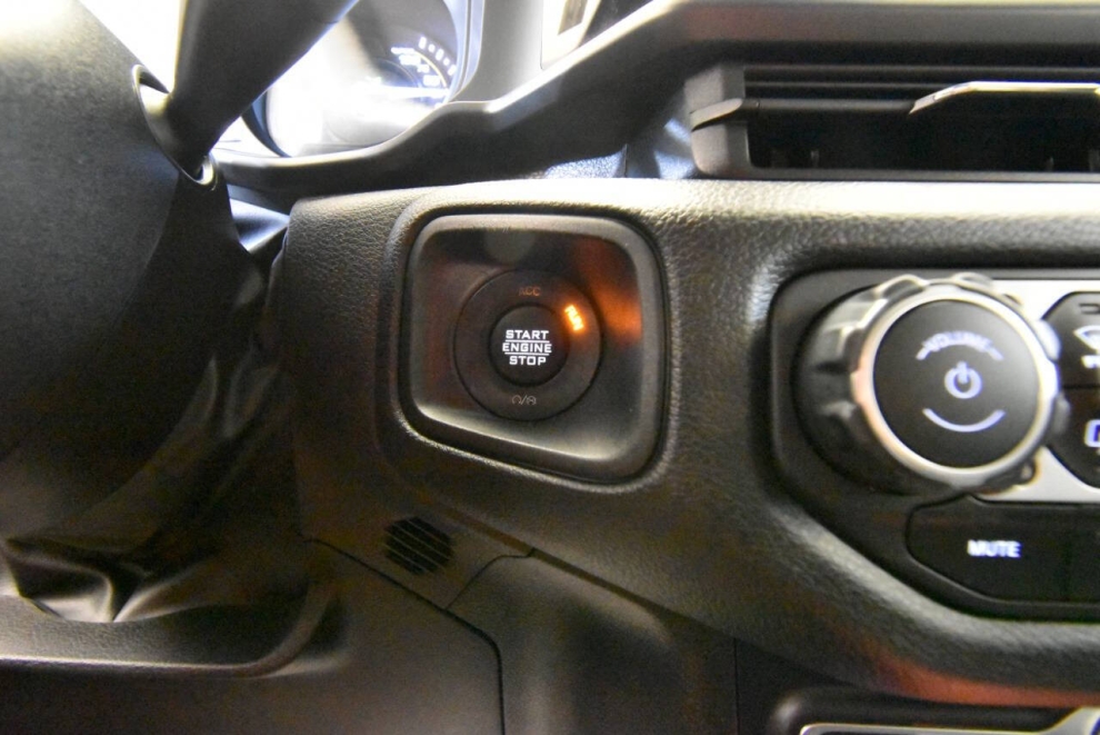 2024 Jeep Wrangler Willys 4xe 4x4 4dr SUV, Gris, Mileage: 28,048 - photo 31