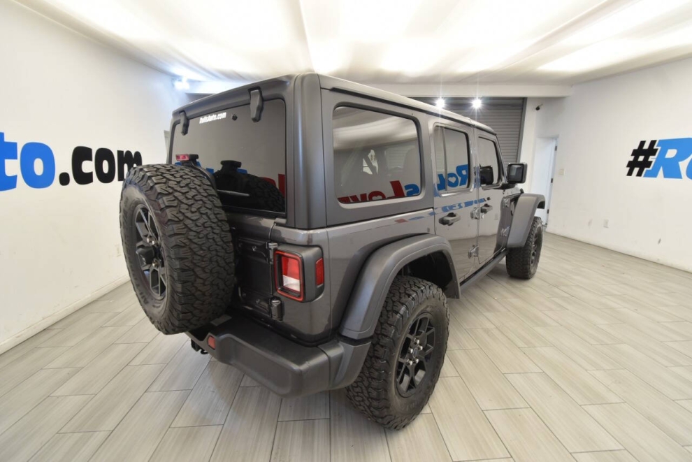 2024 Jeep Wrangler Willys 4xe 4x4 4dr SUV, Gris, Mileage: 28,048 - photo 4