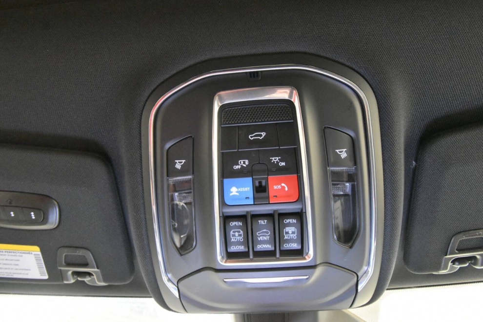 2023 Jeep Grand Cherokee Trailhawk 4xe 4x4 4dr SUV, Silver, Mileage: 28,362 - photo 34