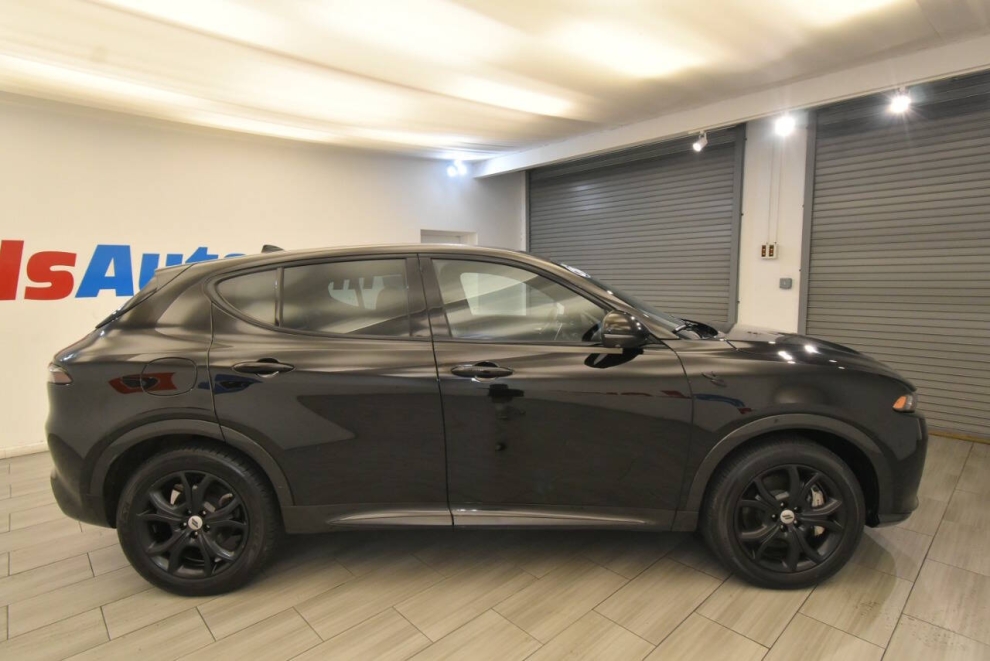 2024 Dodge Hornet R/T AWD 4dr Crossover, Negro, Mileage: 18,600 - photo 5
