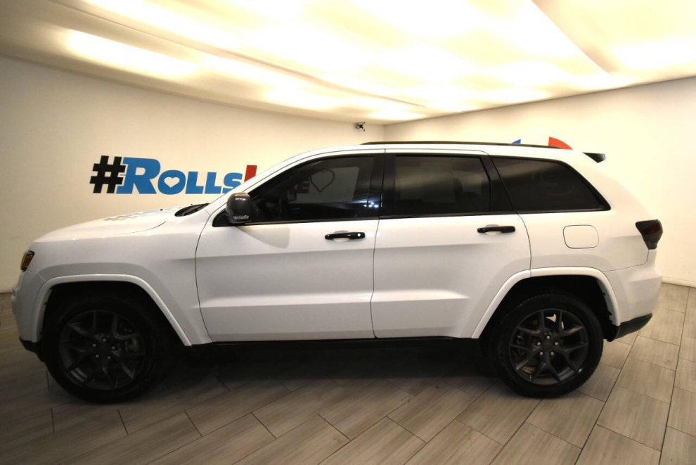 2021 Jeep Grand Cherokee 80th Anniversary Edition 4x4 4dr SUV, Black, Mileage: 69,739 - photo 1
