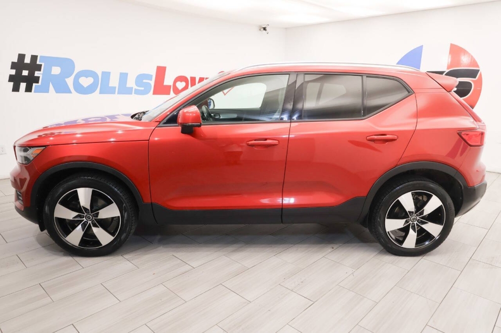 2019 Volvo XC40 T4 Momentum 4dr SUV, Rojo, Mileage: 87,734 - photo 1