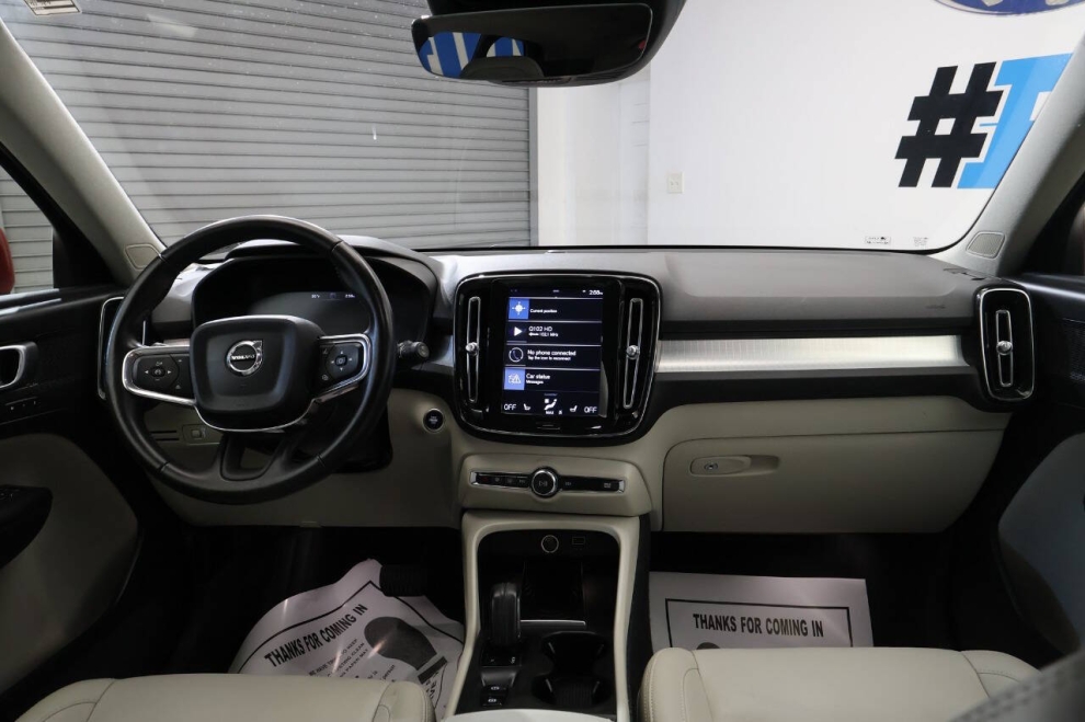 2019 Volvo XC40 T4 Momentum 4dr SUV, Rojo, Mileage: 87,734 - photo 18