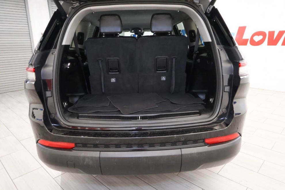 2023 Jeep Grand Cherokee L Limited 4x4 4dr SUV, Black, Mileage: 39,867 - photo 34