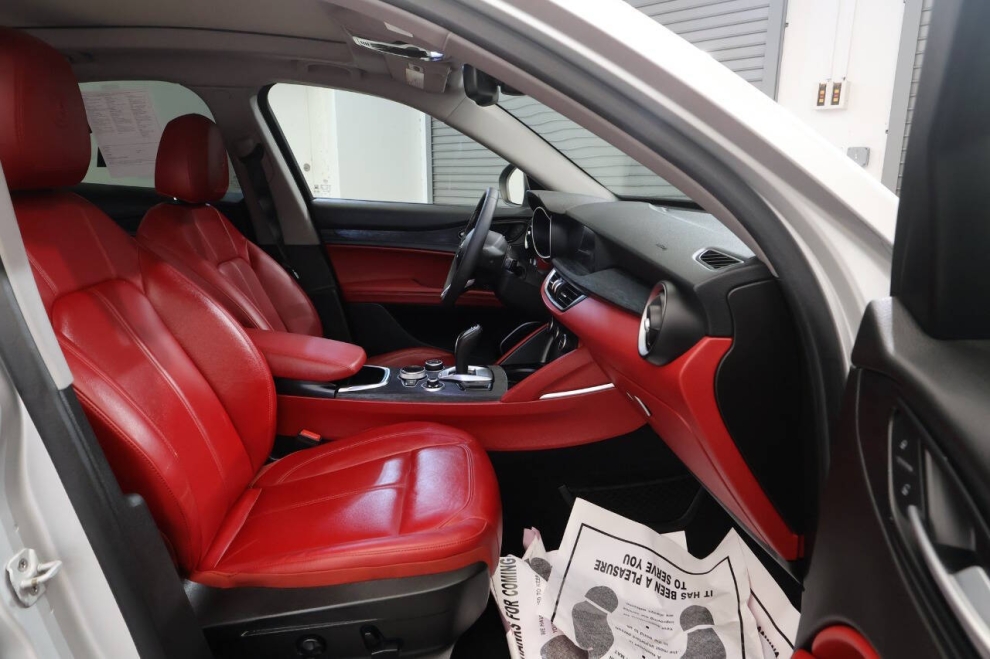 2020 Alfa Romeo Stelvio Sport AWD 4dr Crossover, Silver, Mileage: 62,822 - photo 16