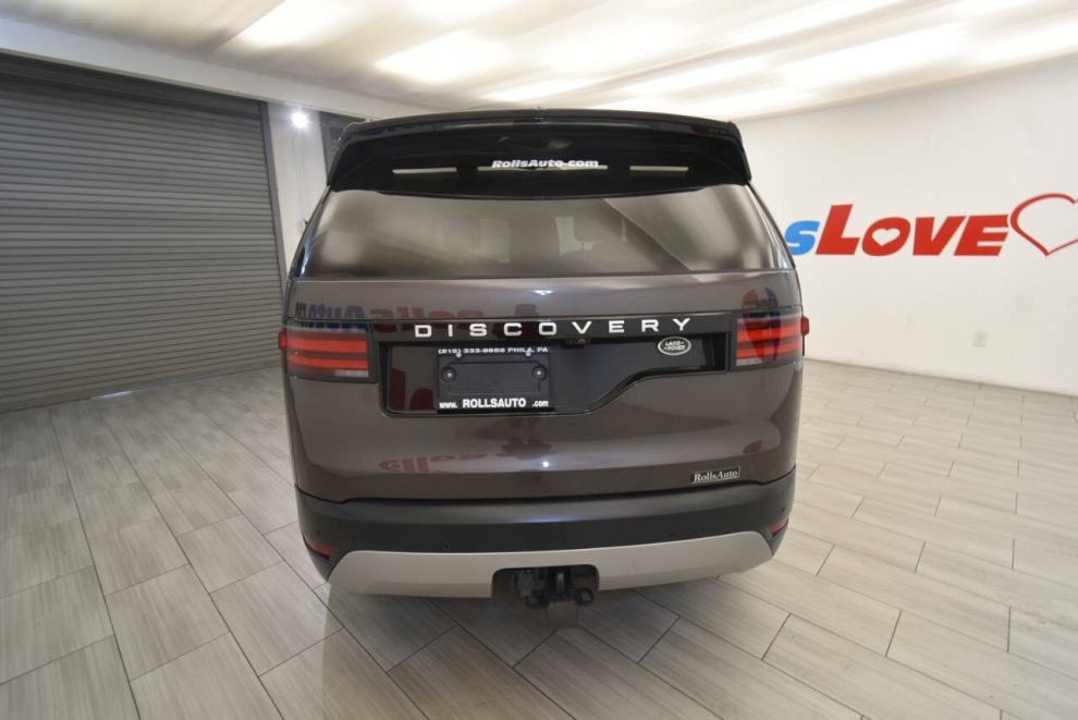2023 Land Rover Discovery P300 S AWD 4dr SUV, Gray, Mileage: 50,743 - photo 3