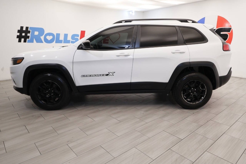 2022 Jeep Cherokee X 4x4 4dr SUV, White, Mileage: 50,735 - photo 1
