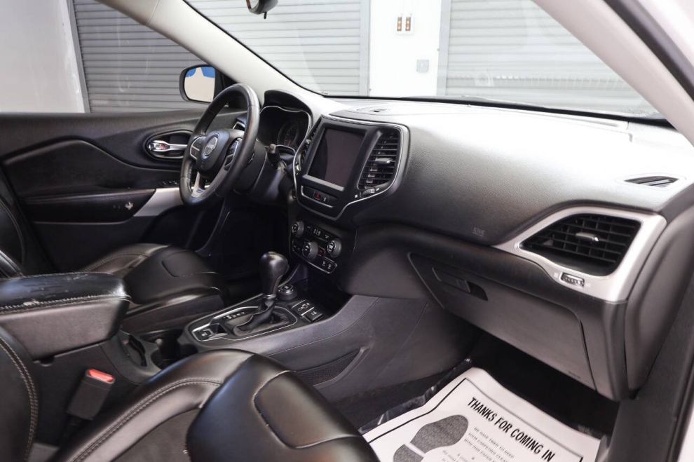 2022 Jeep Cherokee X 4x4 4dr SUV, White, Mileage: 50,735 - photo 17