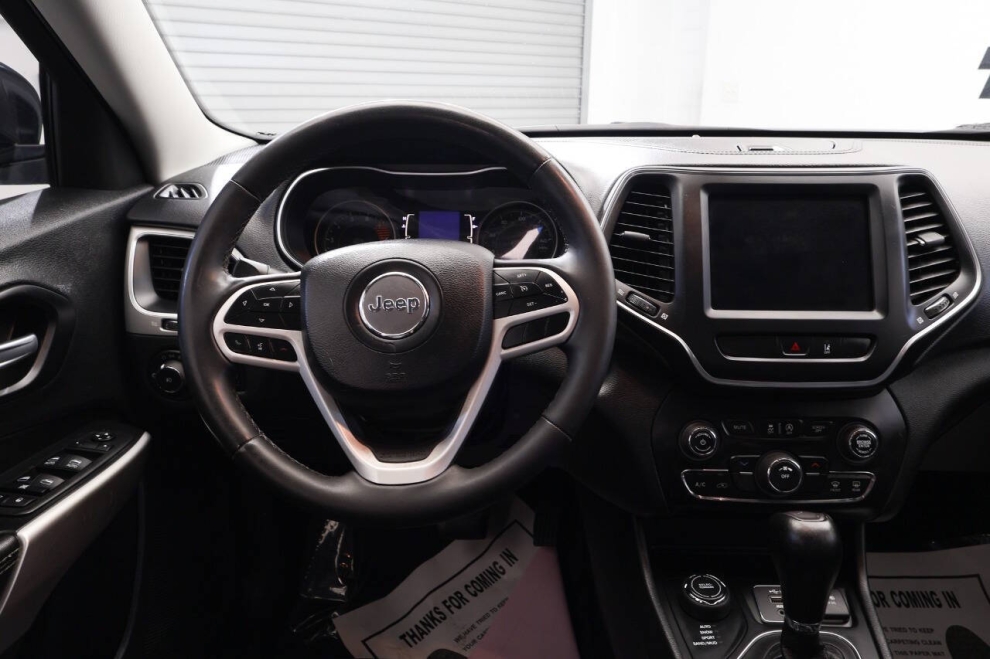 2022 Jeep Cherokee X 4x4 4dr SUV, White, Mileage: 50,735 - photo 21