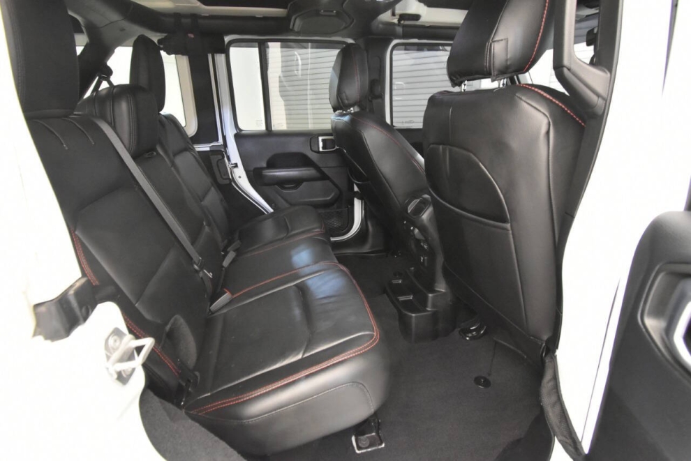 2018 Jeep Wrangler Unlimited Rubicon 4x4 4dr SUV (midyear release), White, Mileage: 63,019 - photo 18