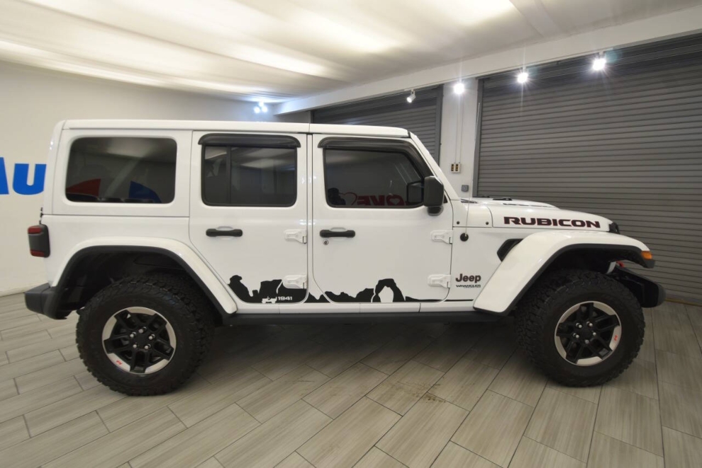 2018 Jeep Wrangler Unlimited Rubicon 4x4 4dr SUV (midyear release), White, Mileage: 63,019 - photo 5