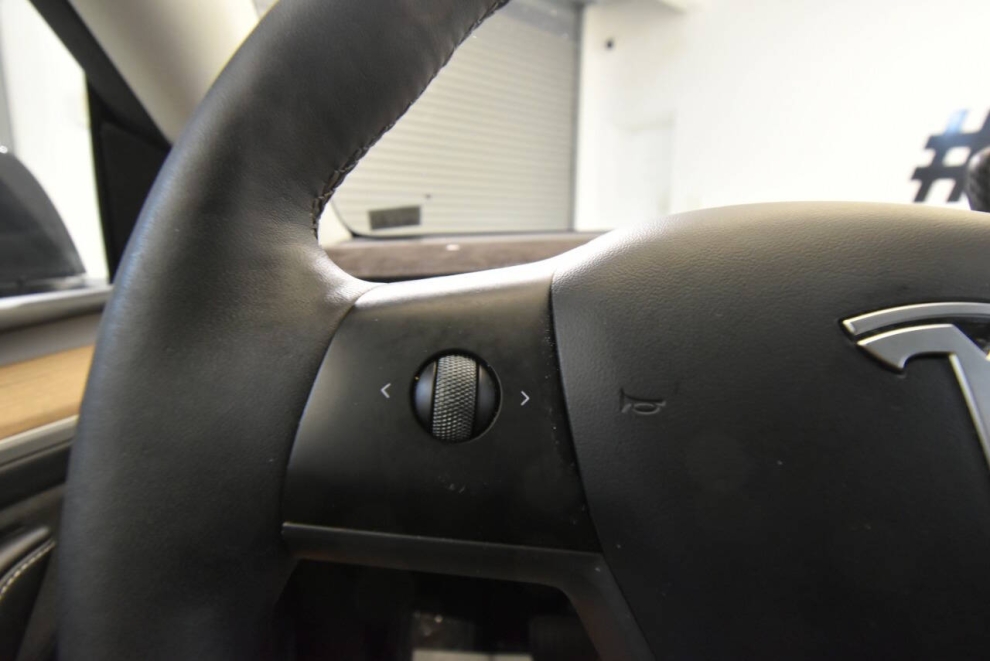 2023 Tesla Model Y Long Range AWD 4dr Crossover, Silver, Mileage: 93,521 - photo 25
