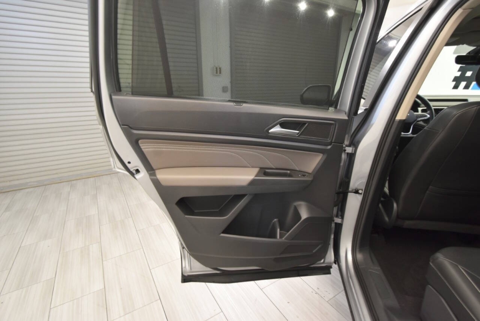 2023 Volkswagen Atlas V6 SE 4Motion AWD 4dr SUV w/Technology, Silver, Mileage: 62,569 - photo 16