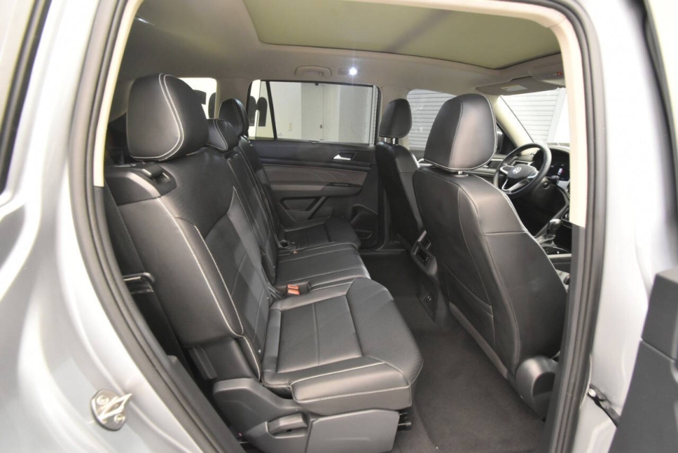 2023 Volkswagen Atlas V6 SE 4Motion AWD 4dr SUV w/Technology, Silver, Mileage: 62,569 - photo 19