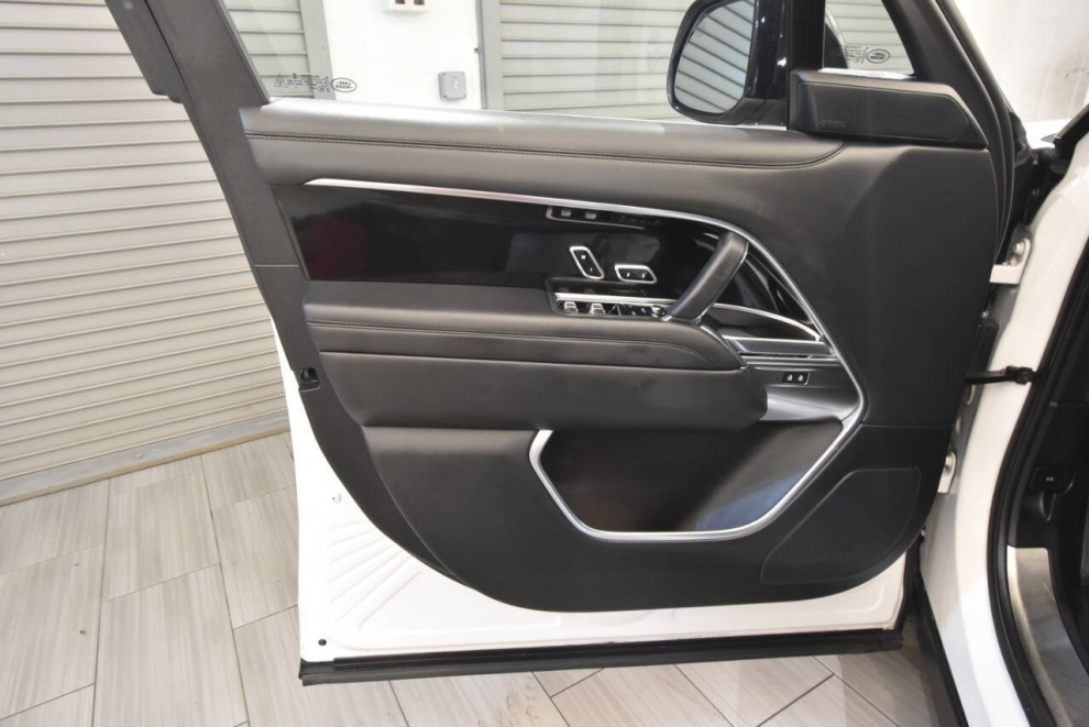 2023 Land Rover Range Rover P530 SE AWD 4dr SUV, White, Mileage: 52,219 - photo 12