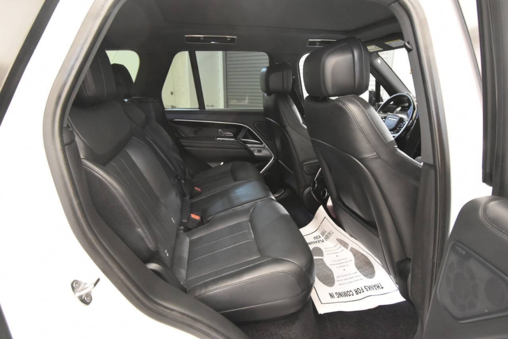 2023 Land Rover Range Rover P530 SE AWD 4dr SUV, White, Mileage: 52,219 - photo 17