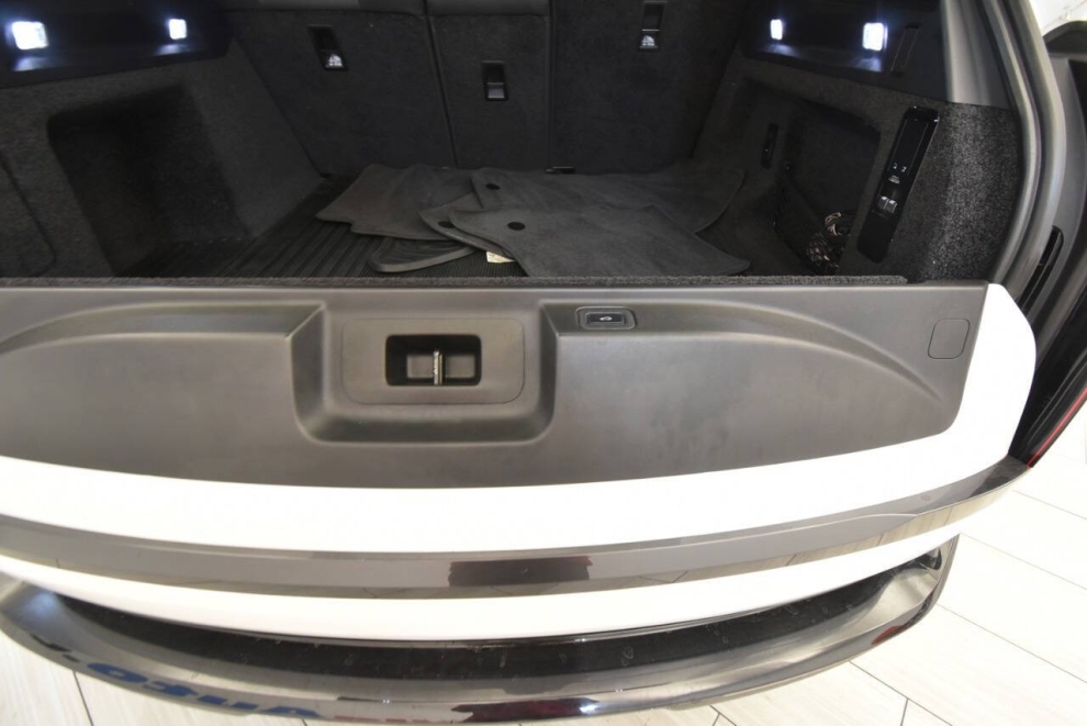2023 Land Rover Range Rover P530 SE AWD 4dr SUV, White, Mileage: 52,219 - photo 35