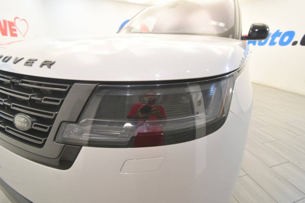 2023 Land Rover Range Rover P530 SE AWD 4dr SUV, White, Mileage: 52,219 - photo 8