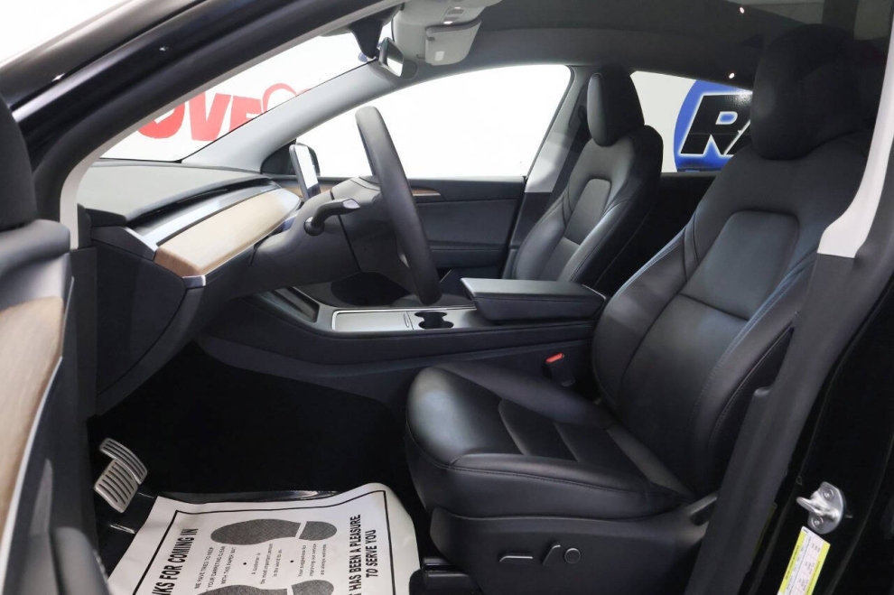 2023 Tesla Model Y Performance AWD 4dr Crossover, Black, Mileage: 42,347 - photo 10
