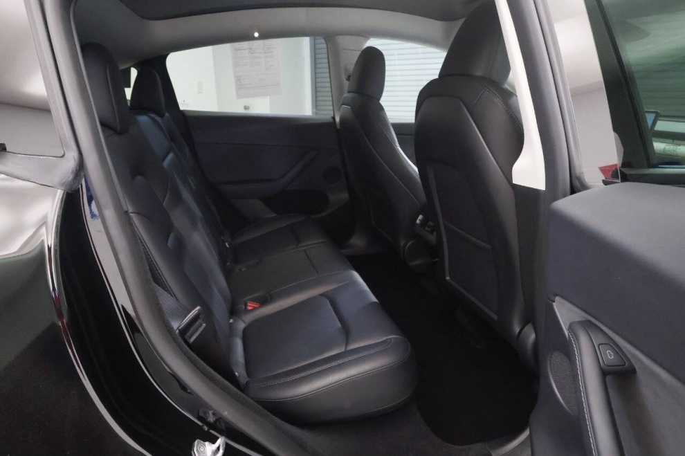 2023 Tesla Model Y Performance AWD 4dr Crossover, Black, Mileage: 42,347 - photo 16
