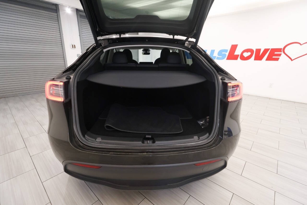 2023 Tesla Model Y Performance AWD 4dr Crossover, Black, Mileage: 42,347 - photo 31