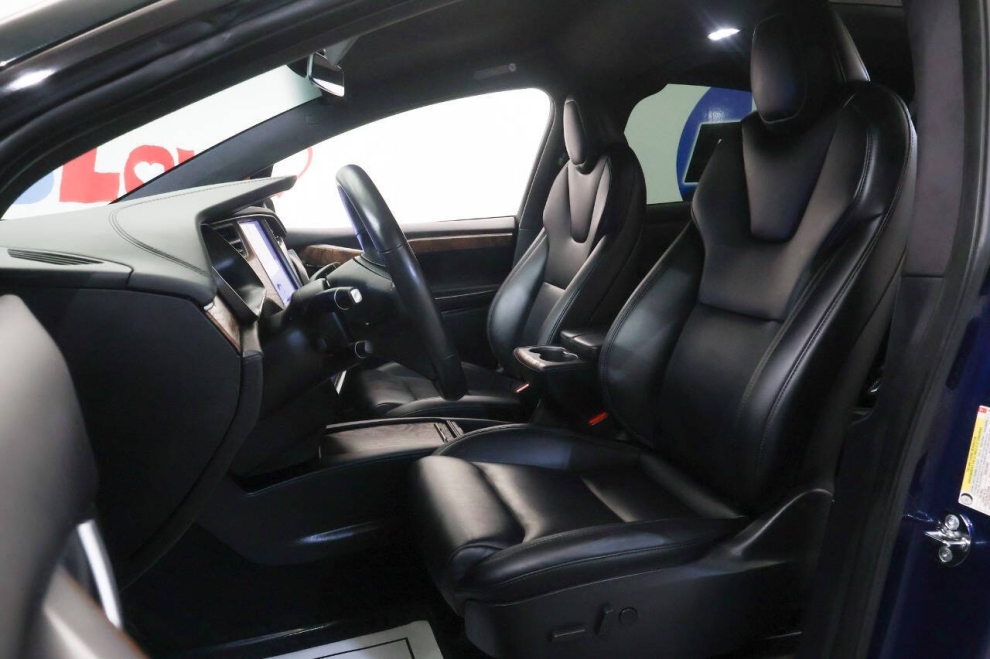 2020 Tesla Model X Long Range Plus AWD 4dr SUV, Green, Mileage: 77,992 - photo 11