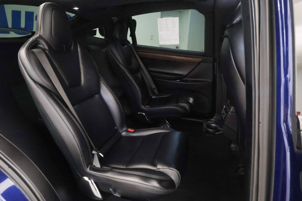 2020 Tesla Model X Long Range Plus AWD 4dr SUV, Green, Mileage: 77,992 - photo 19