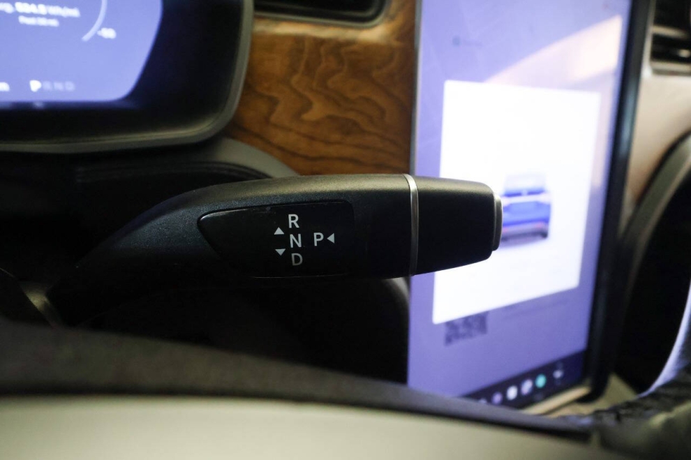 2020 Tesla Model X Long Range Plus AWD 4dr SUV, Green, Mileage: 77,992 - photo 30