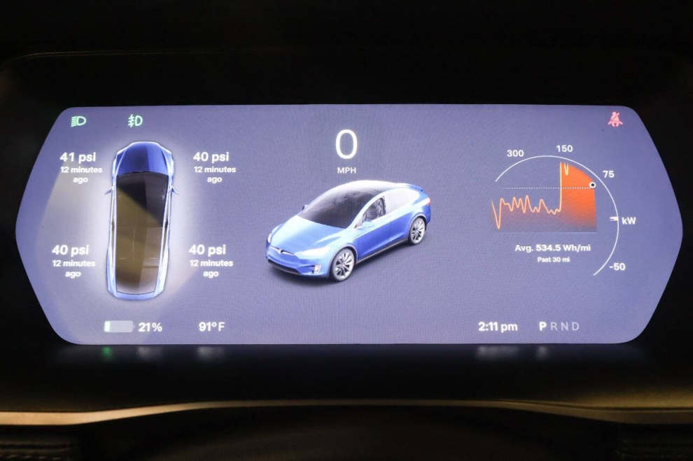 2020 Tesla Model X Long Range Plus AWD 4dr SUV, Green, Mileage: 77,992 - photo 31