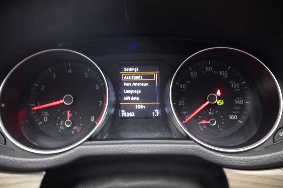 2016 Volkswagen Passat 1.8T SEL 4dr Sedan PZEV, Red, Mileage: 75,259 - photo 27