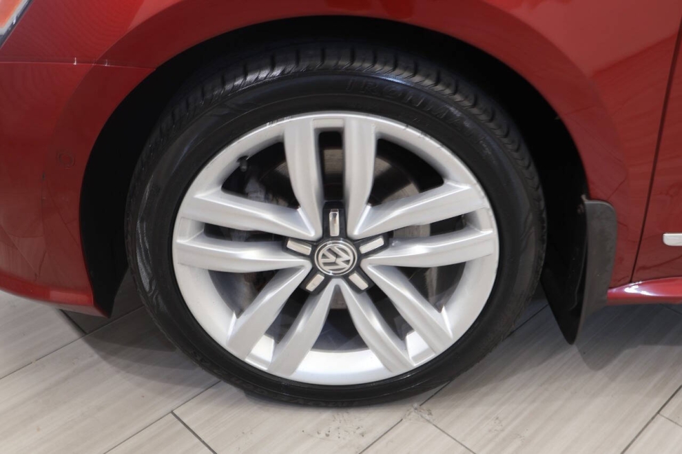 2016 Volkswagen Passat 1.8T SEL 4dr Sedan PZEV, Red, Mileage: 75,259 - photo 9