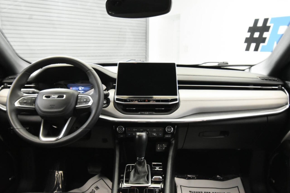 2023 Jeep Compass High Altitude 4x4 4dr SUV, White, Mileage: 56,870 - photo 19