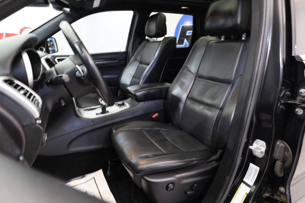 2015 Jeep Grand Cherokee Overland 4x4 4dr SUV, Black, Mileage: 112,203 - photo 11