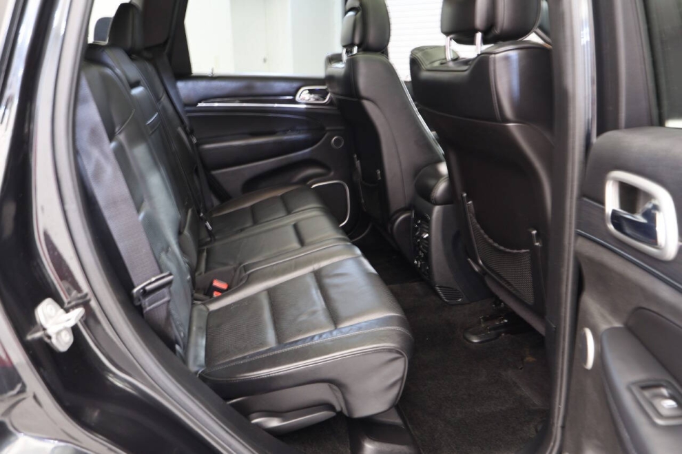 2015 Jeep Grand Cherokee Overland 4x4 4dr SUV, Black, Mileage: 112,203 - photo 17