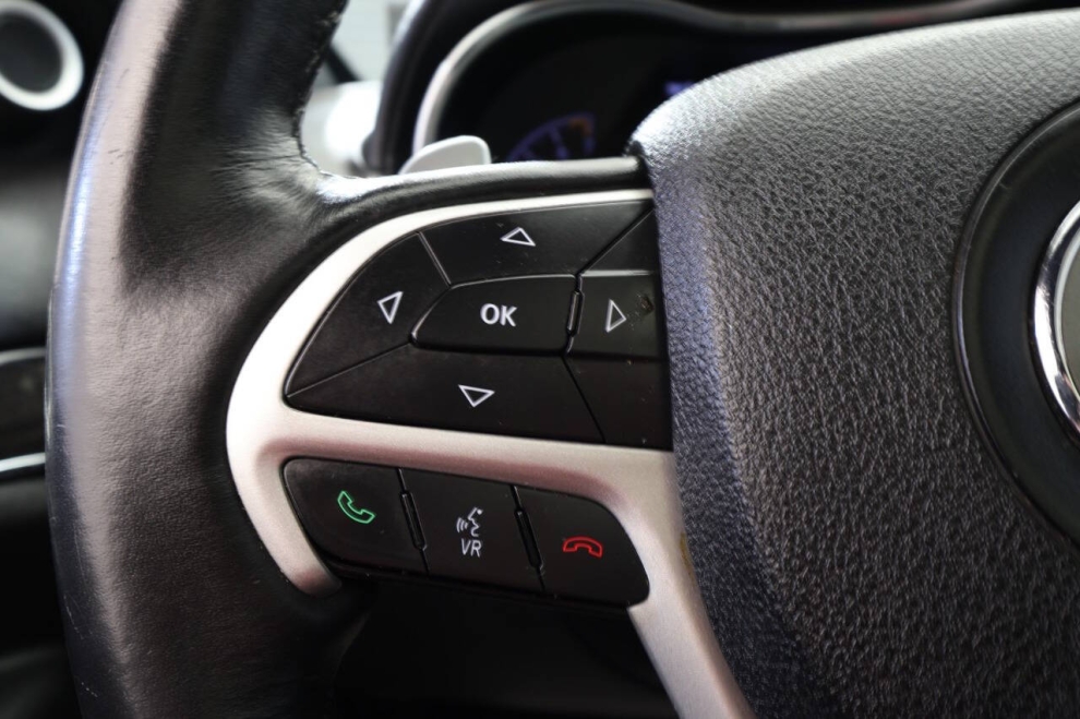 2015 Jeep Grand Cherokee Overland 4x4 4dr SUV, Black, Mileage: 112,203 - photo 28