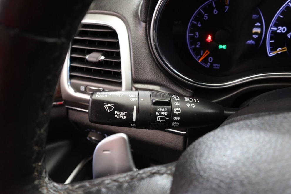 2015 Jeep Grand Cherokee Overland 4x4 4dr SUV, Black, Mileage: 112,203 - photo 29