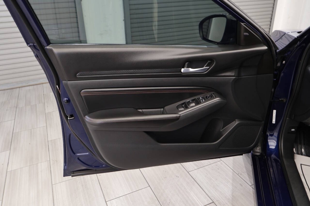2021 Nissan Altima 2.5 SR 4dr Sedan, Blue, Mileage: 83,104 - photo 12