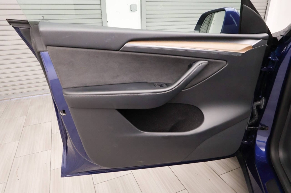 2022 Tesla Model Y Long Range AWD 4dr Crossover, Blue, Mileage: 97,092 - photo 12