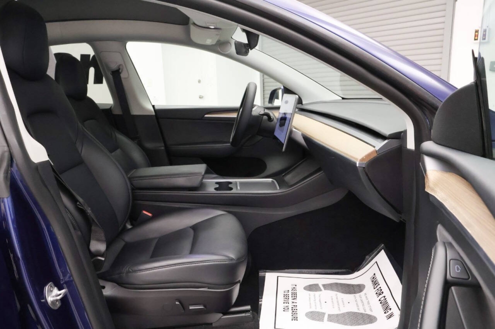 2022 Tesla Model Y Long Range AWD 4dr Crossover, Blue, Mileage: 97,092 - photo 16